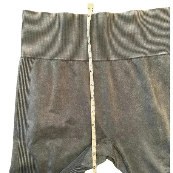 PINK by Victoria’s Secret Seamless Sculpt Legging Size Medium - Picture 3 of 7